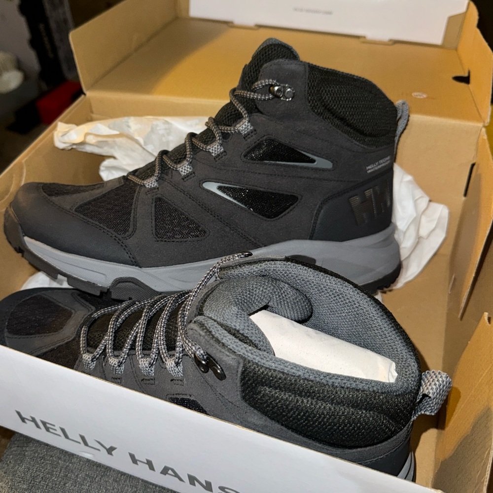 Helly, Hansen men’s waterproof boots real leather 10.5 US